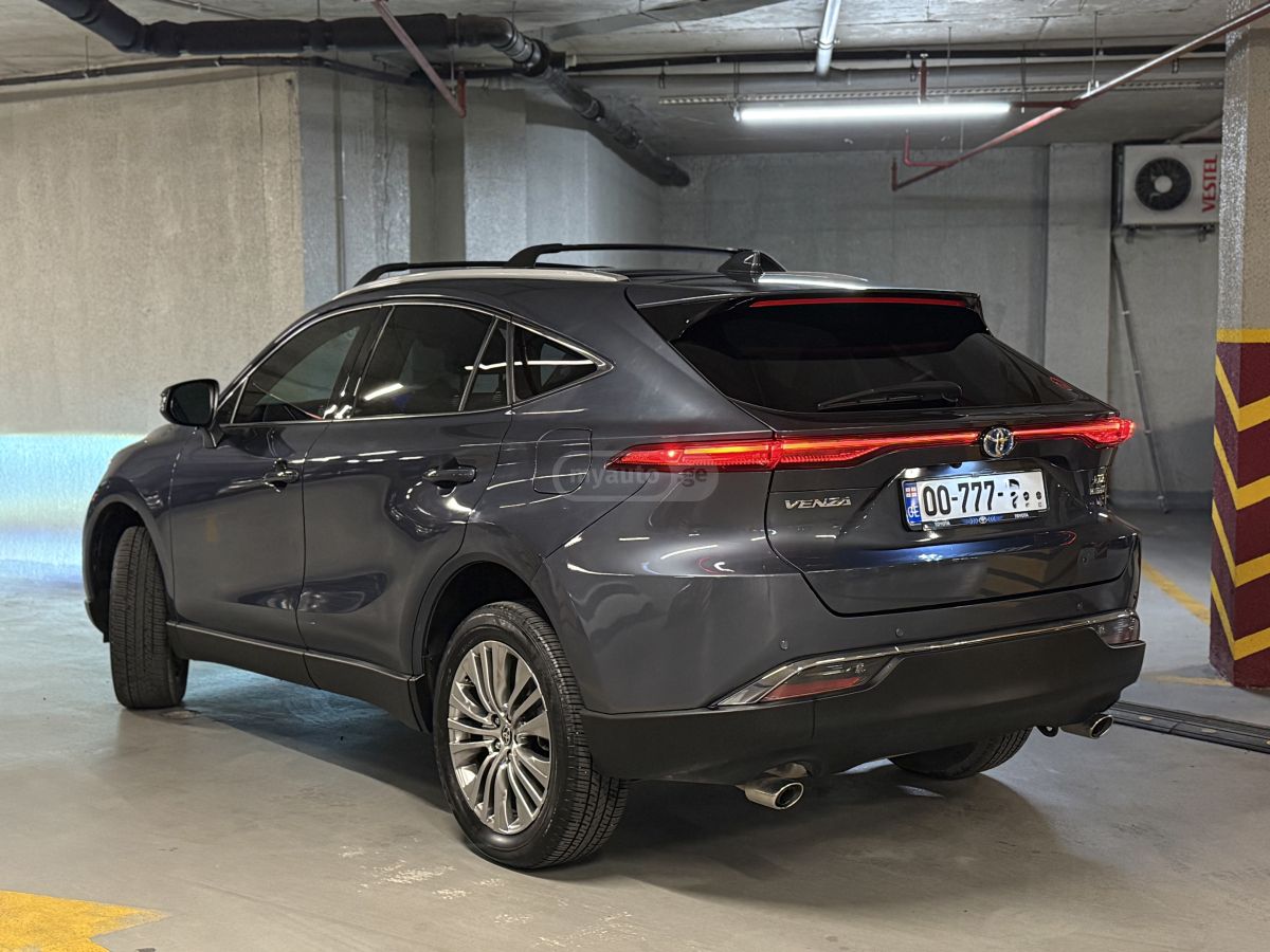Toyota Venza 2022 — photo 2