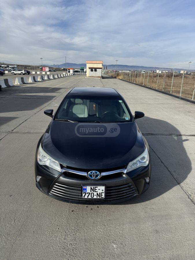 Toyota Camry 2015 — photo 2