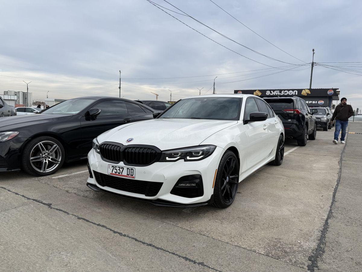 BMW 330