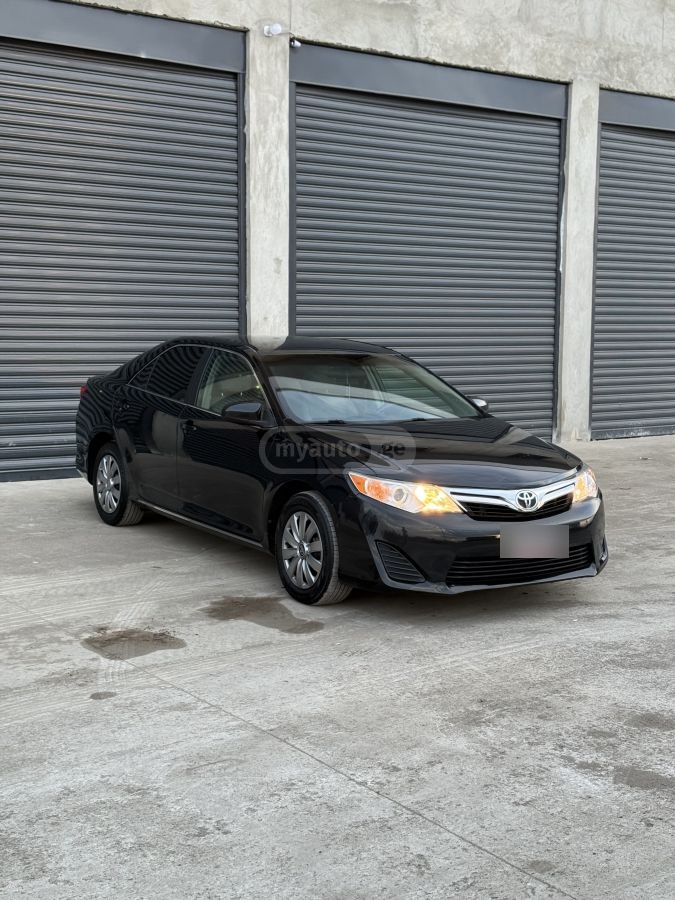 Toyota Camry 2013 — photo 2