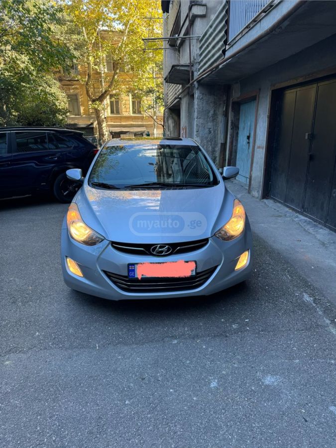 Hyundai Elantra 2011 — photo 2