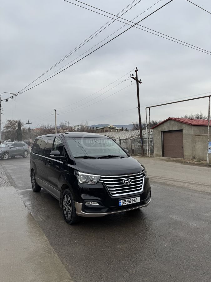 Hyundai Starex 2018 — photo 2