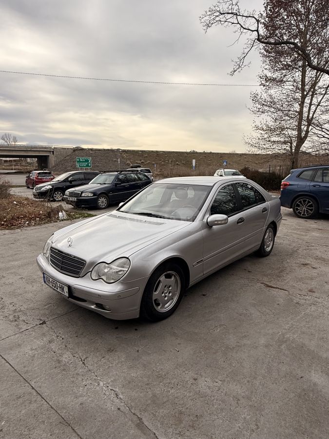 Mercedes-Benz C 200 2001 — photo 2
