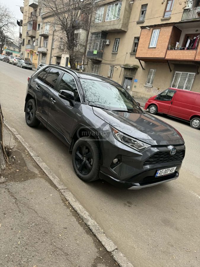 Toyota RAV4 2020 — photo 2