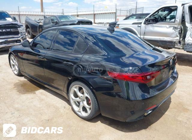 Alfa Romeo Giulia 2019 — photo 2