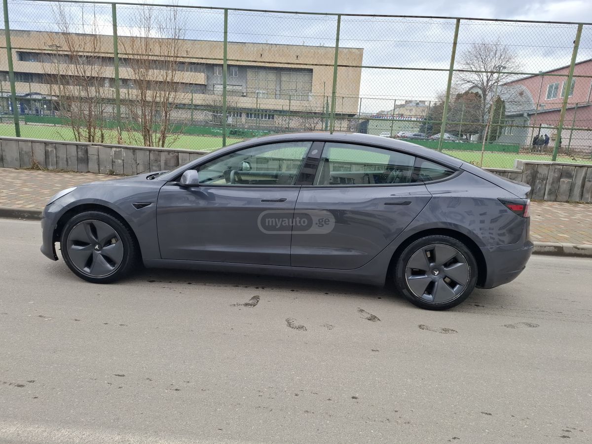 Tesla Model 3 2021 — photo 2