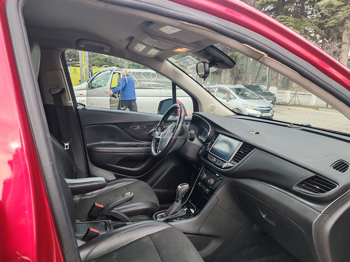 Buick Encore 2018 — photo 2