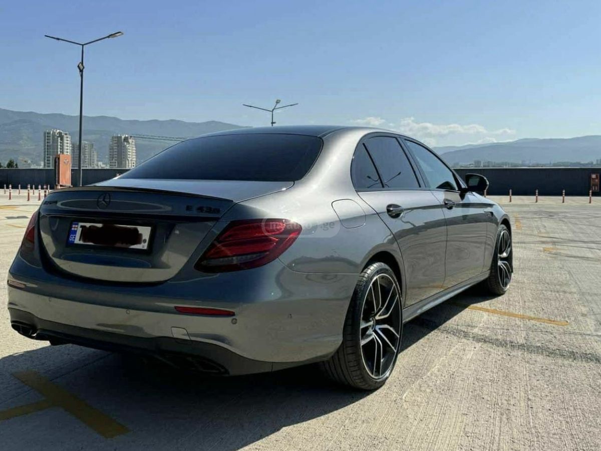 Mercedes-Benz E43 AMG 2017 — photo 2