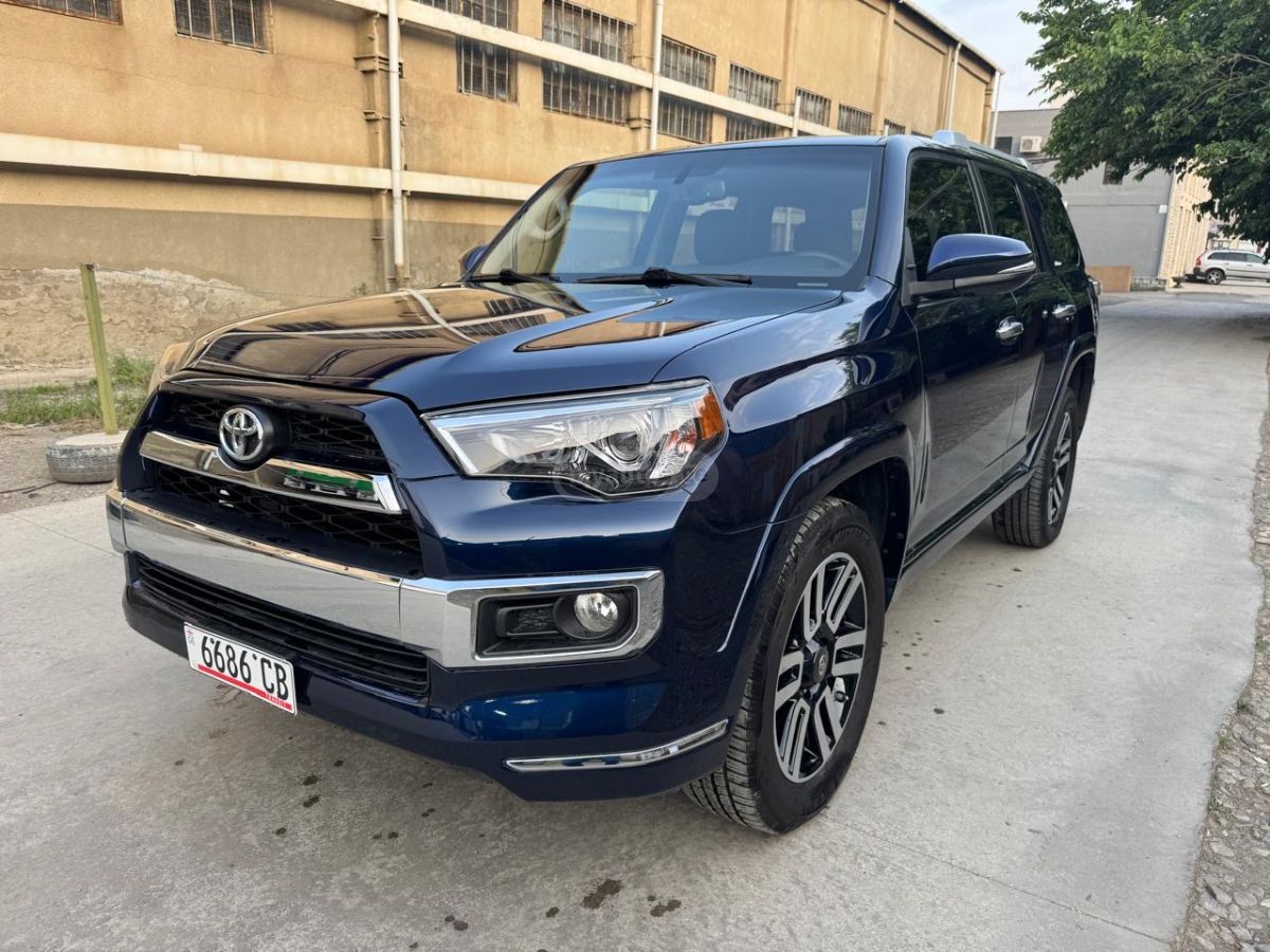 Toyota 4Runner 2018 — photo 2