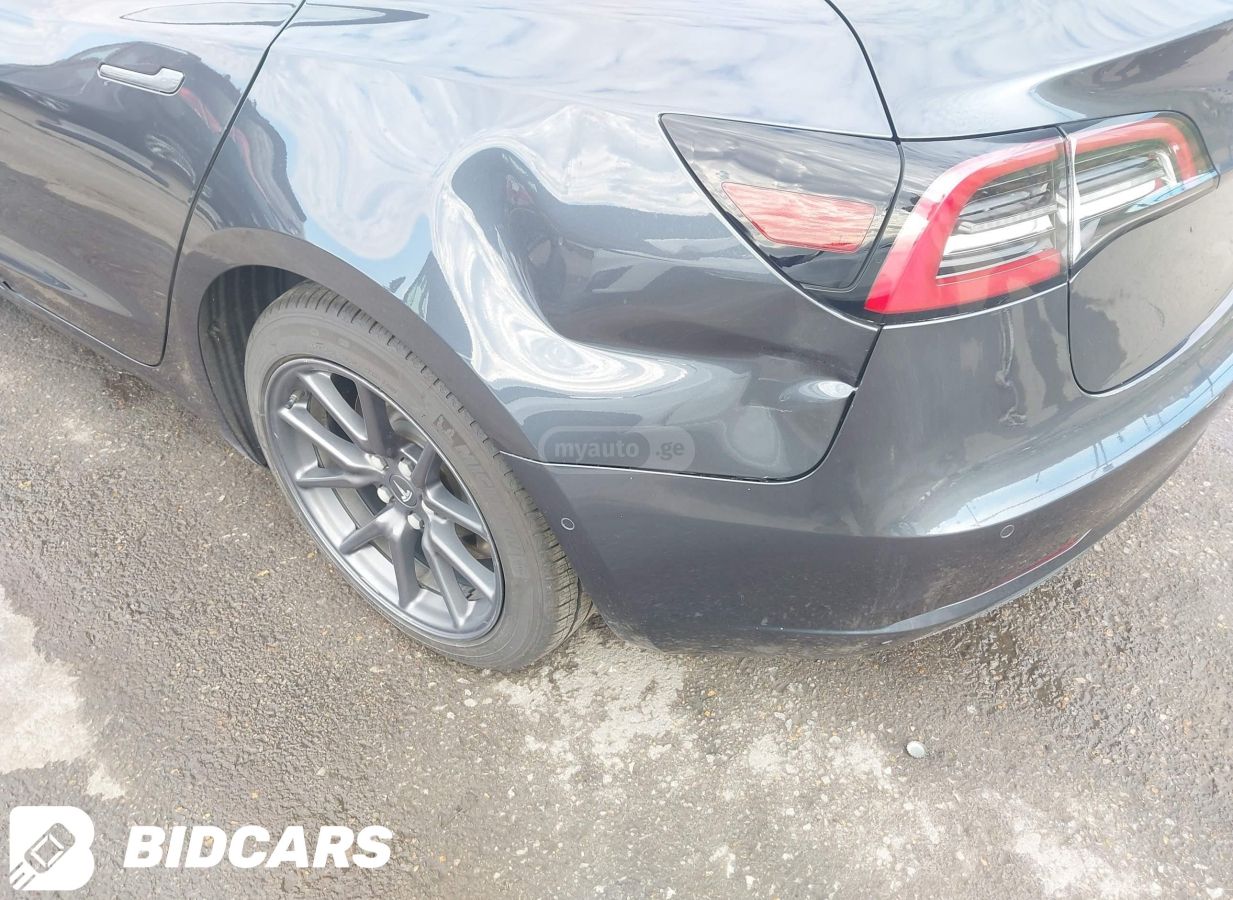 Tesla Model 3 2018 — photo 2