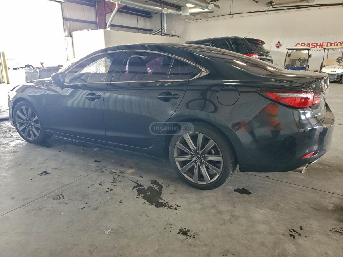 Mazda 616 2020 — photo 2