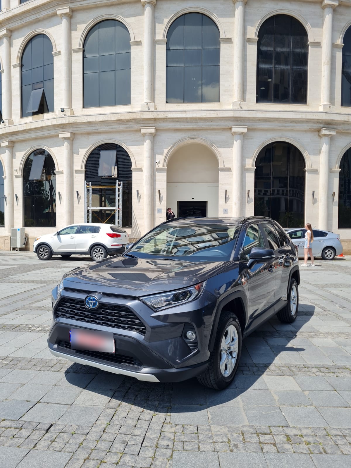 Toyota RAV4 2019 — photo 2