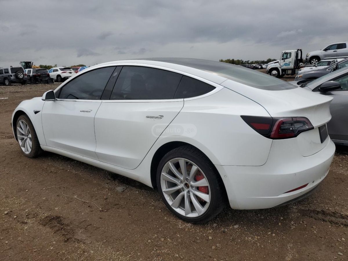Tesla Model 3 2019 — photo 2