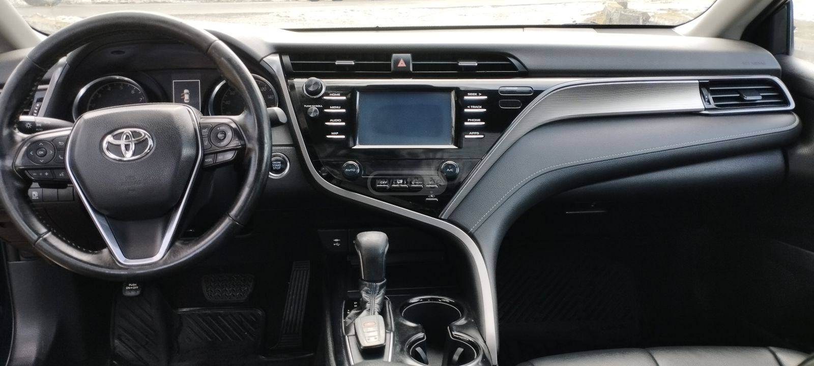 Toyota Camry 2019 — photo 2