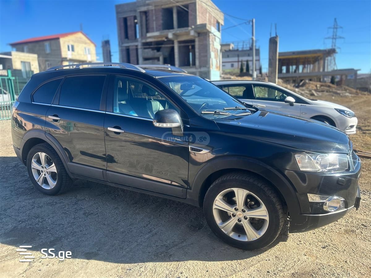 Chevrolet Captiva 2011 — photo 2