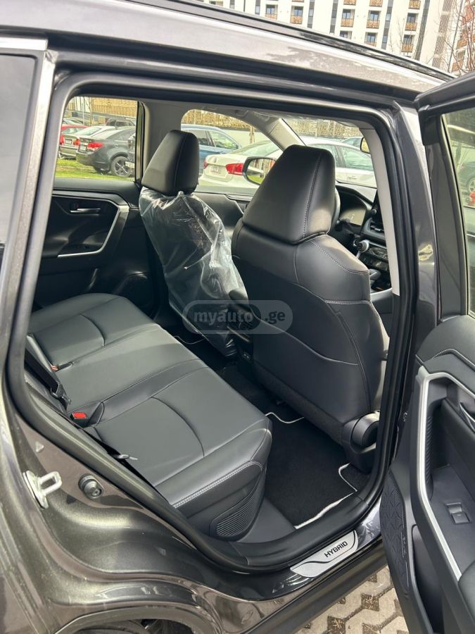 Toyota RAV 4 2025 — photo 2