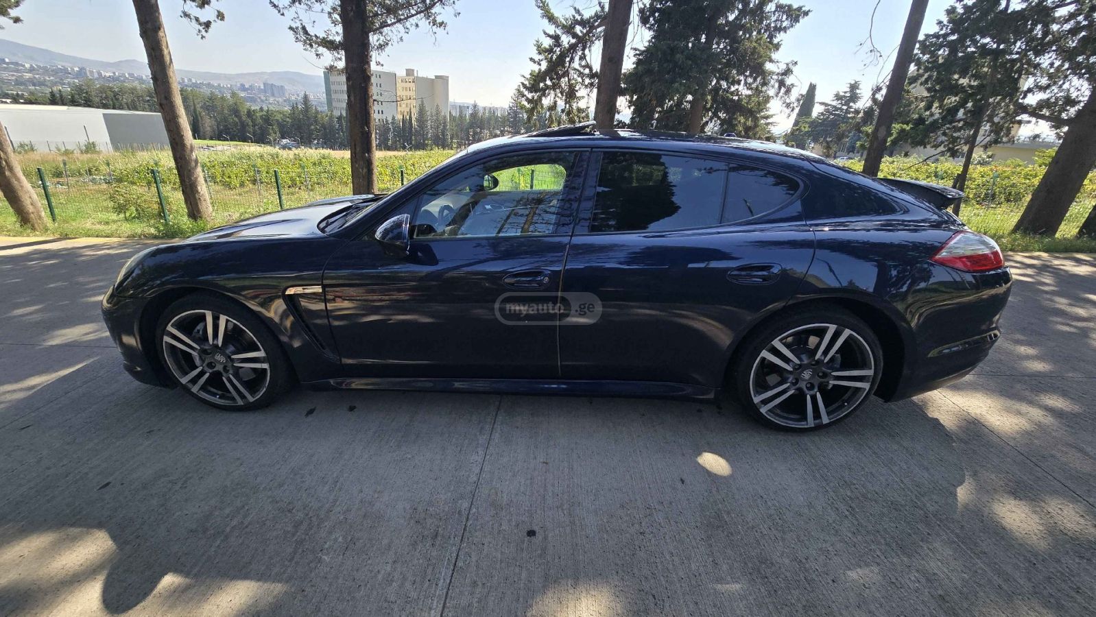 Porsche Panamera 2011 — photo 2
