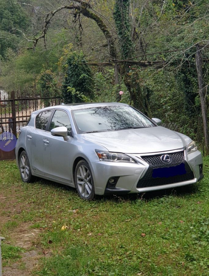 Lexus CT 200 h 2014 — photo 2