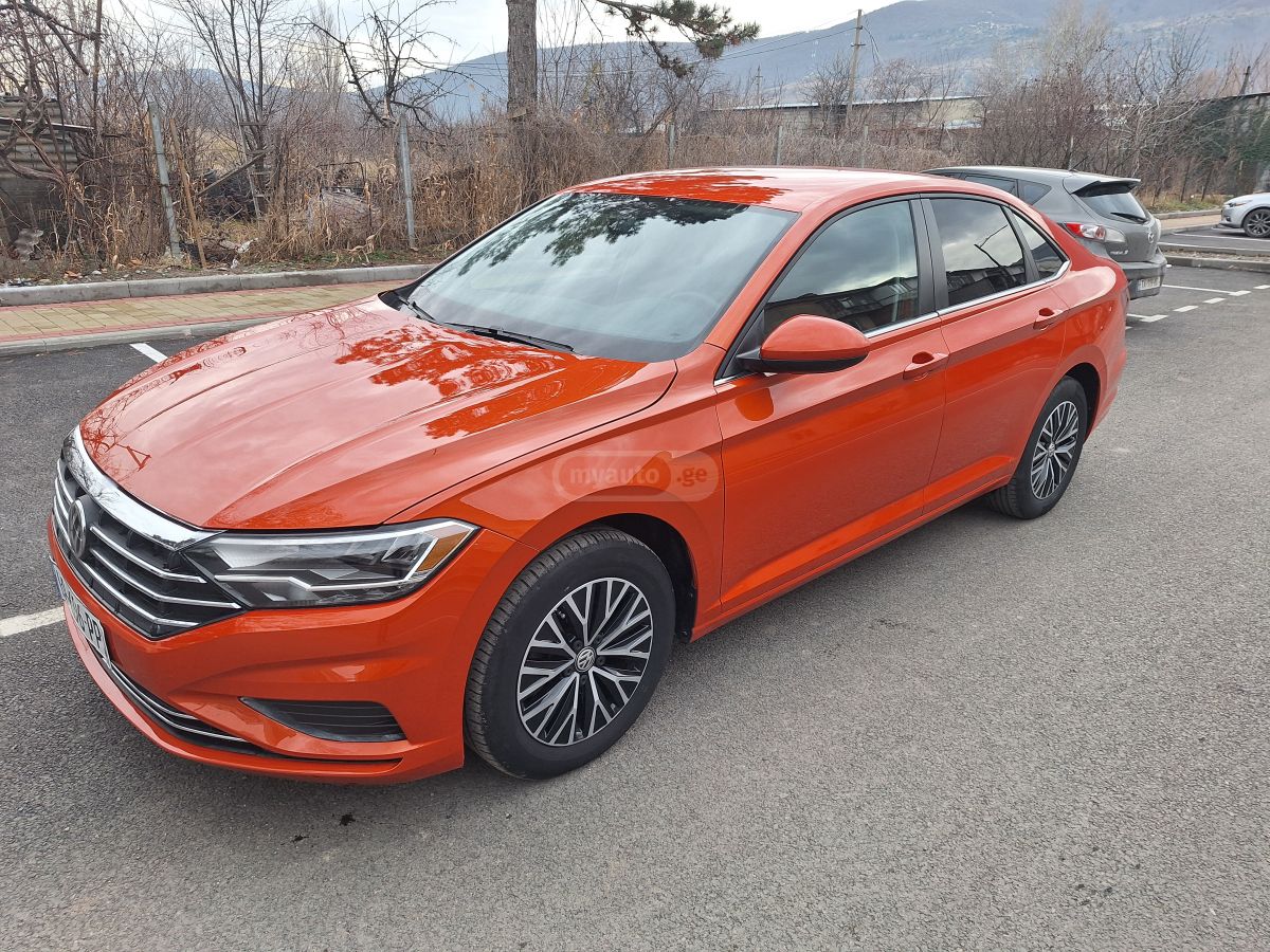 Volkswagen Jetta 2019 — photo 2