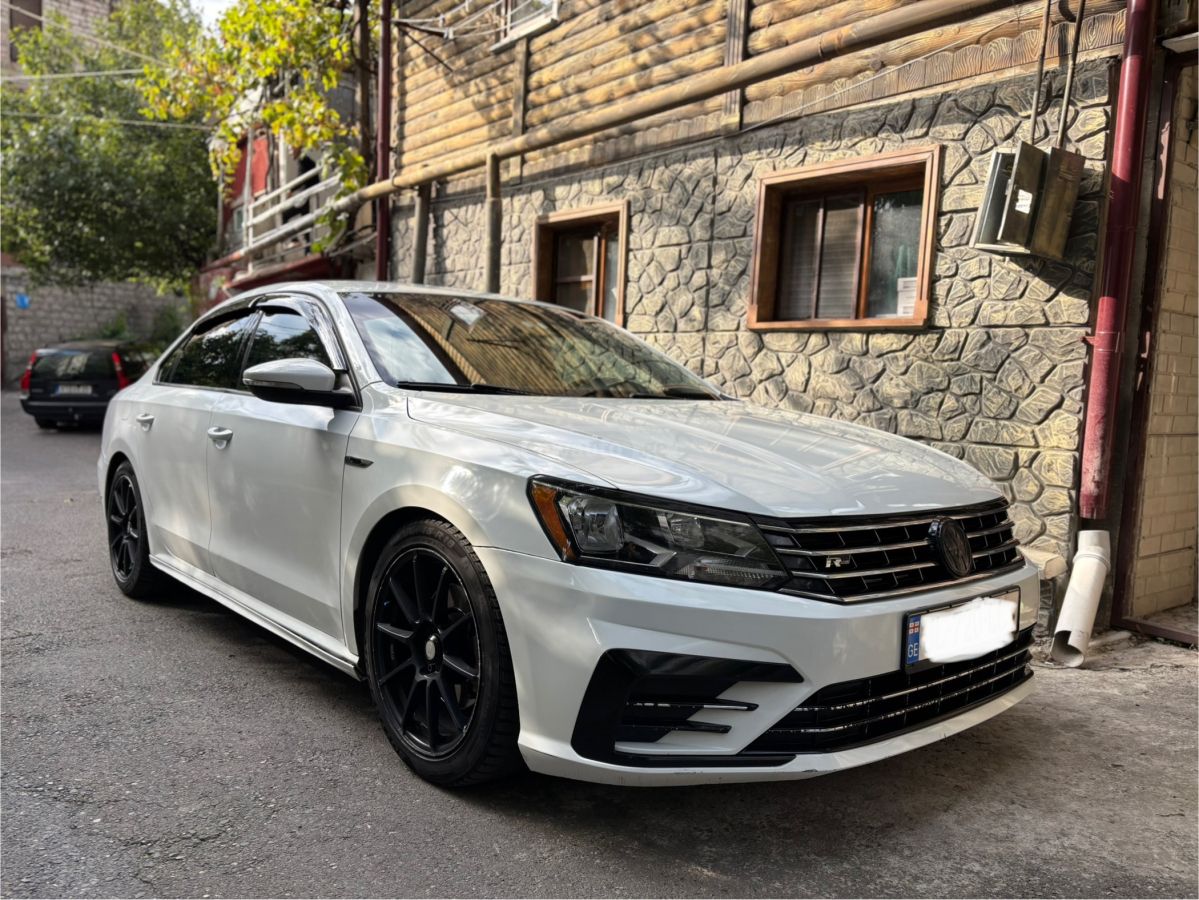 Volkswagen Passat 2018 — photo 2