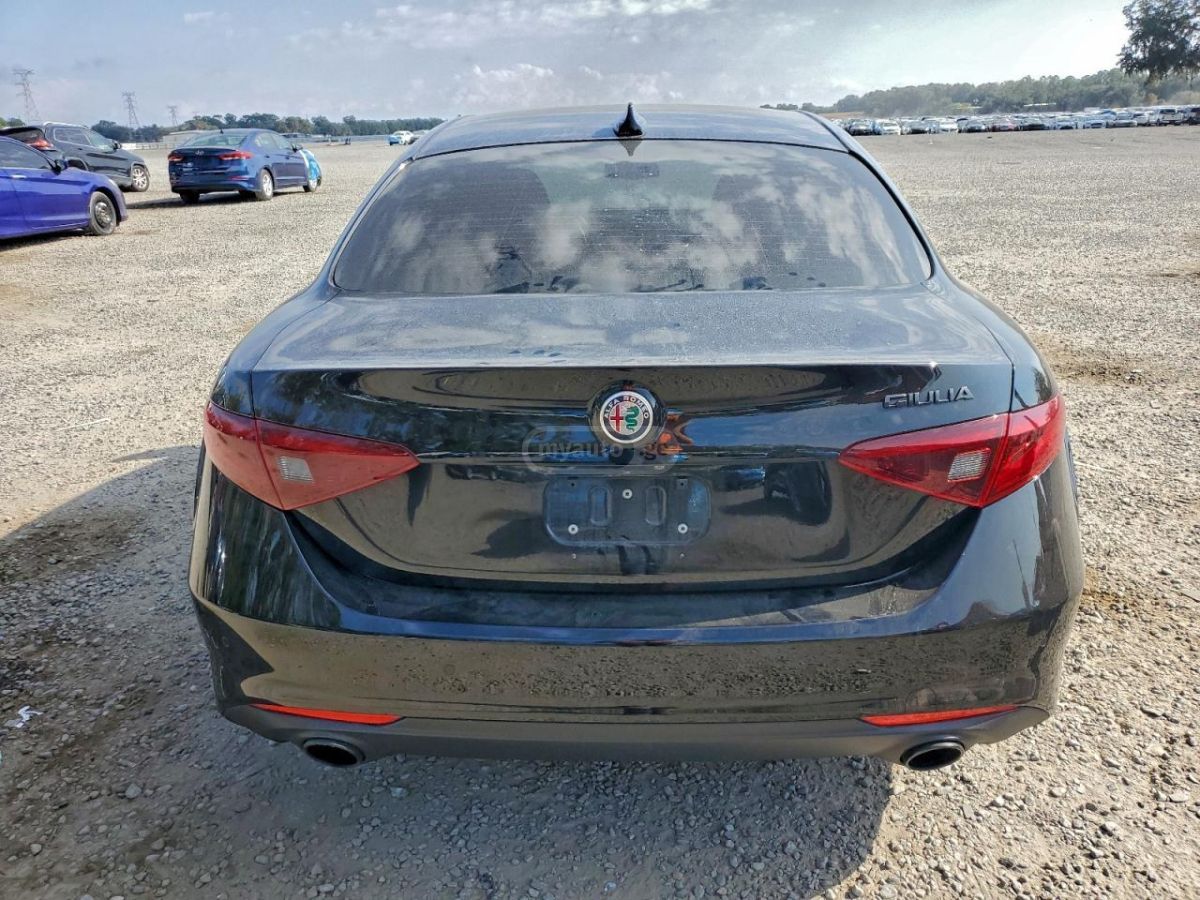 Alfa Romeo Giulia 2019 — photo 2