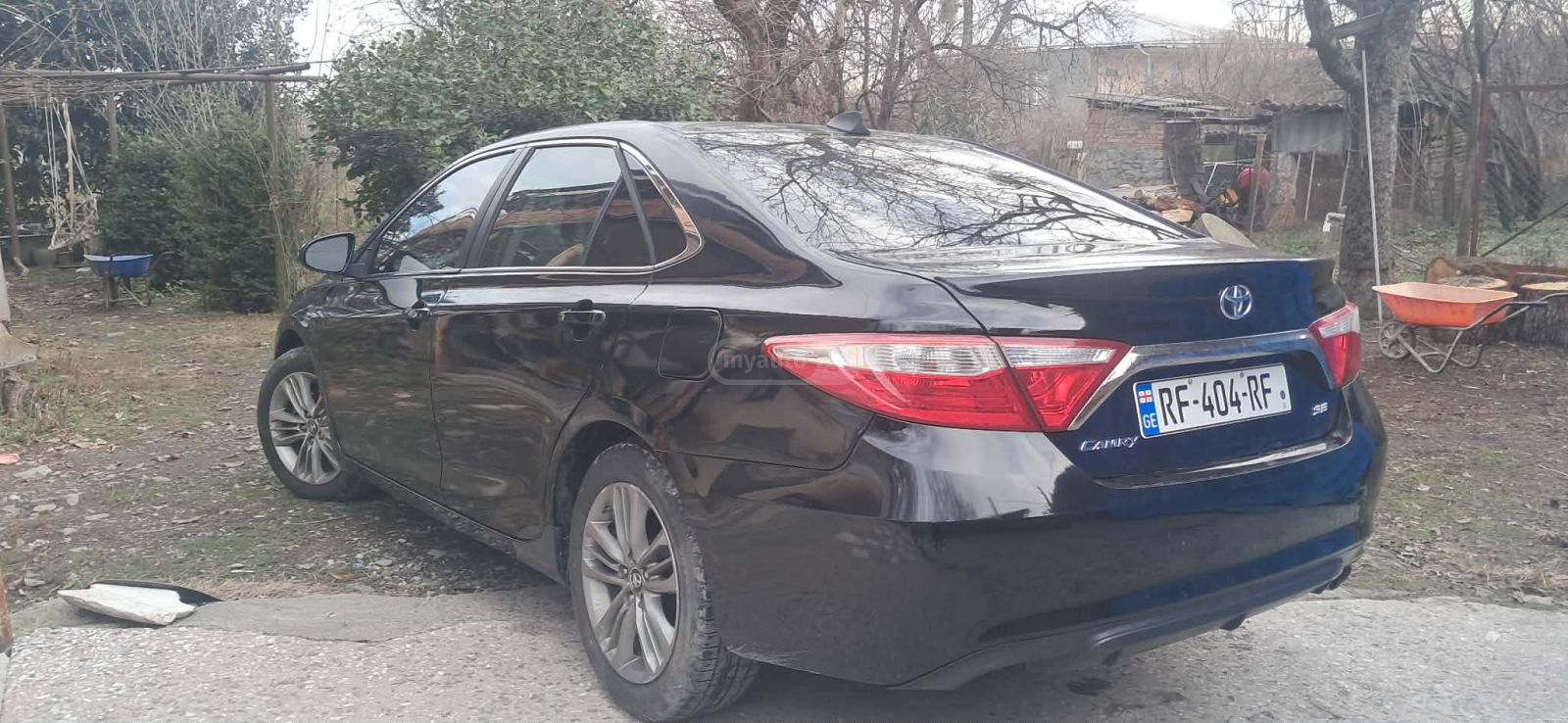 Toyota Camry 2016 — photo 2