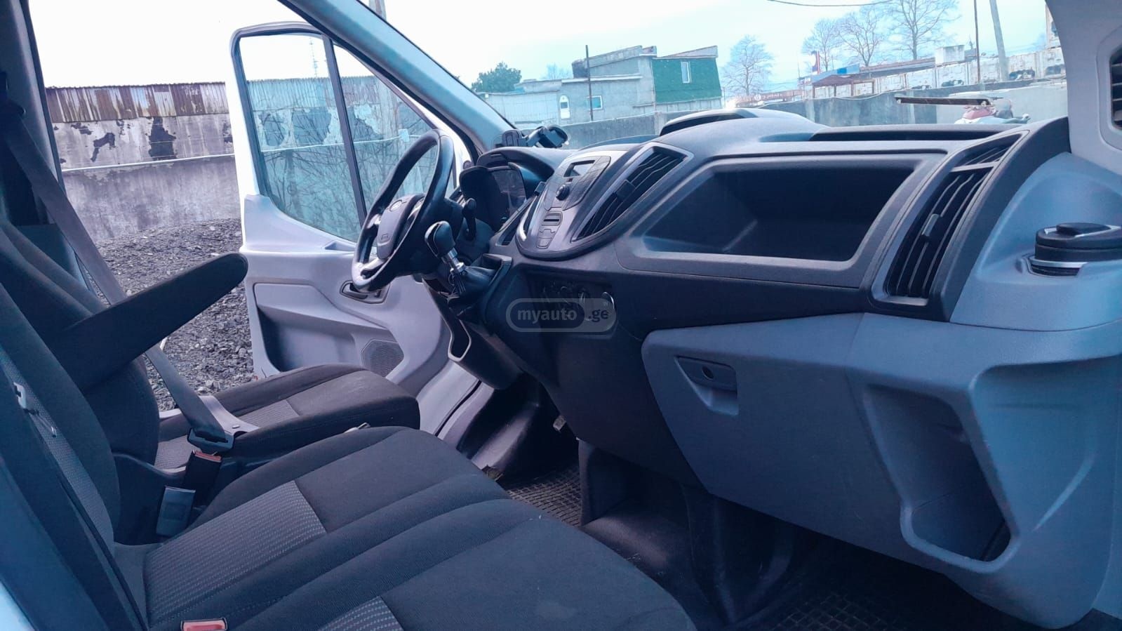 Ford Transit 2015 — photo 2