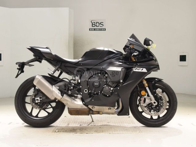 Yamaha YZF-R 1 2024 — photo 2