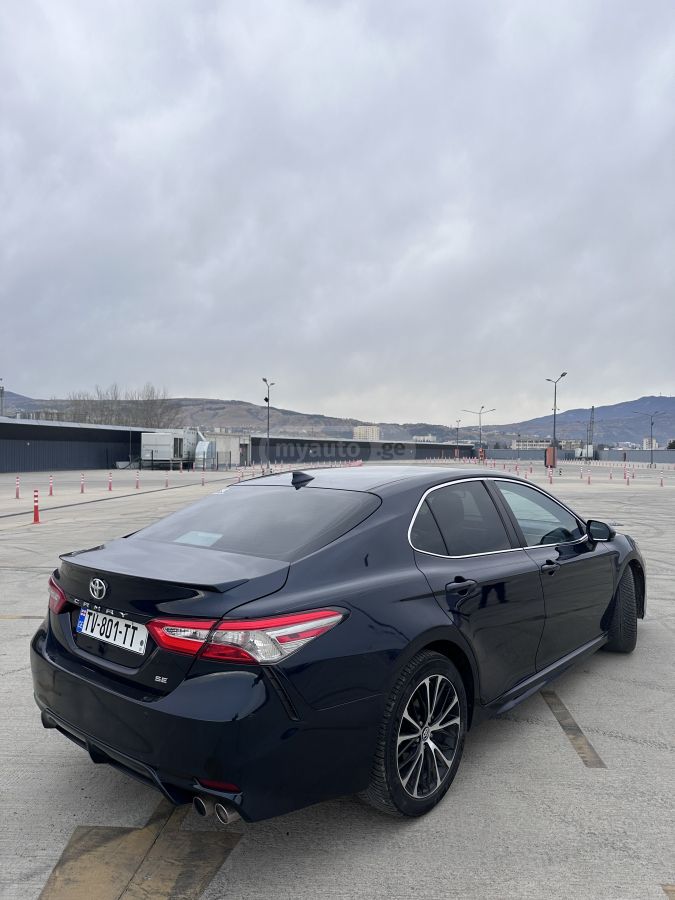 Toyota Camry 2020 — photo 2