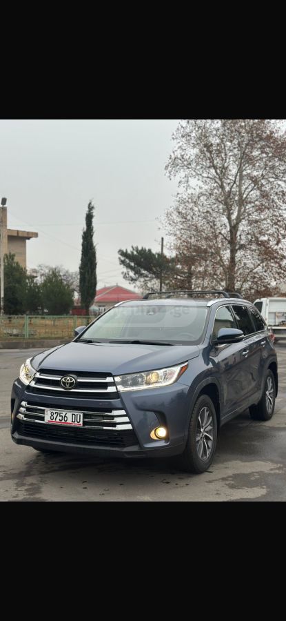 Toyota Highlander 2017 — photo 2