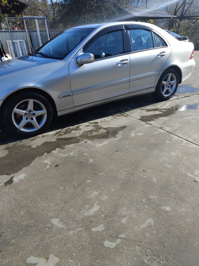 Mercedes-Benz C 270 2001 — photo 2