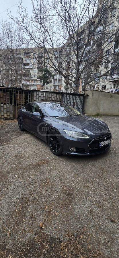 Tesla Model S 2015 — photo 2