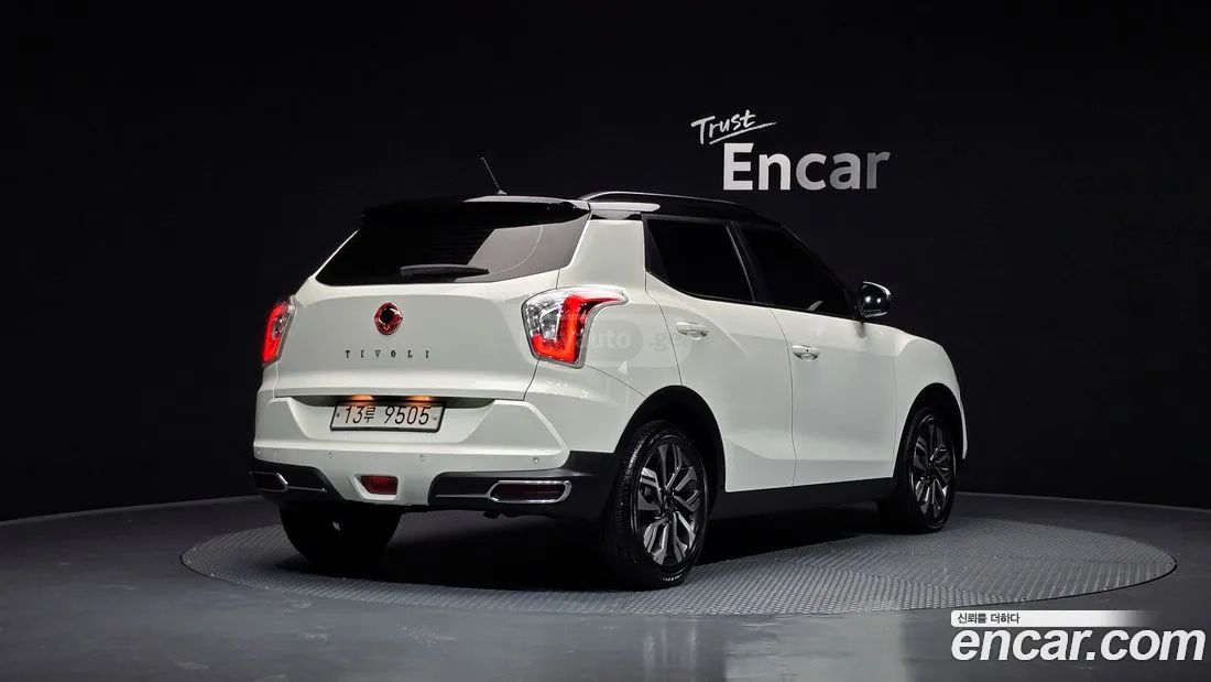 Ssangyong Tivoli 2019 — photo 2
