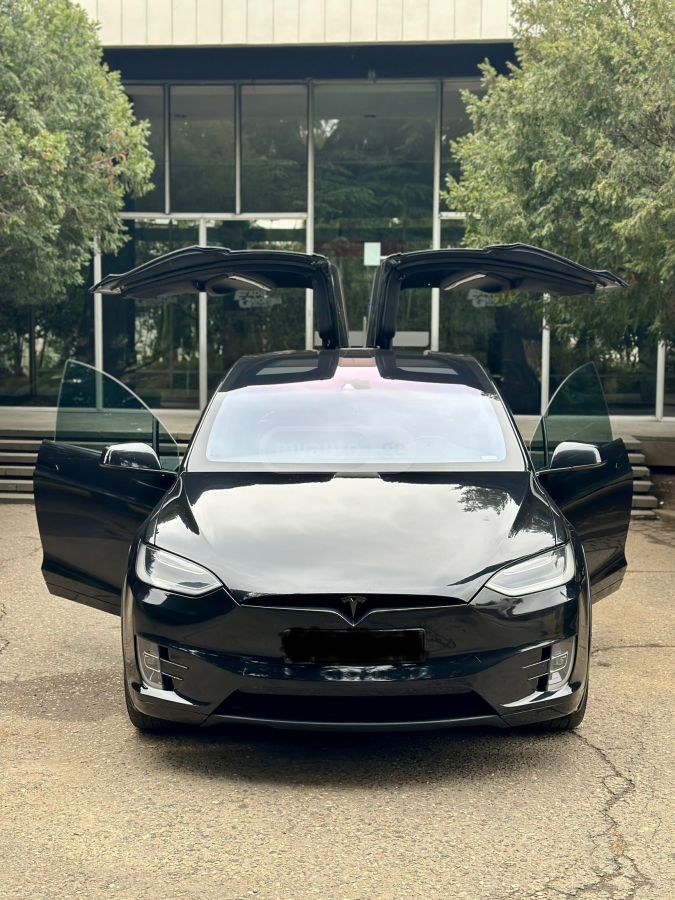 Tesla Model X 2016 — photo 2