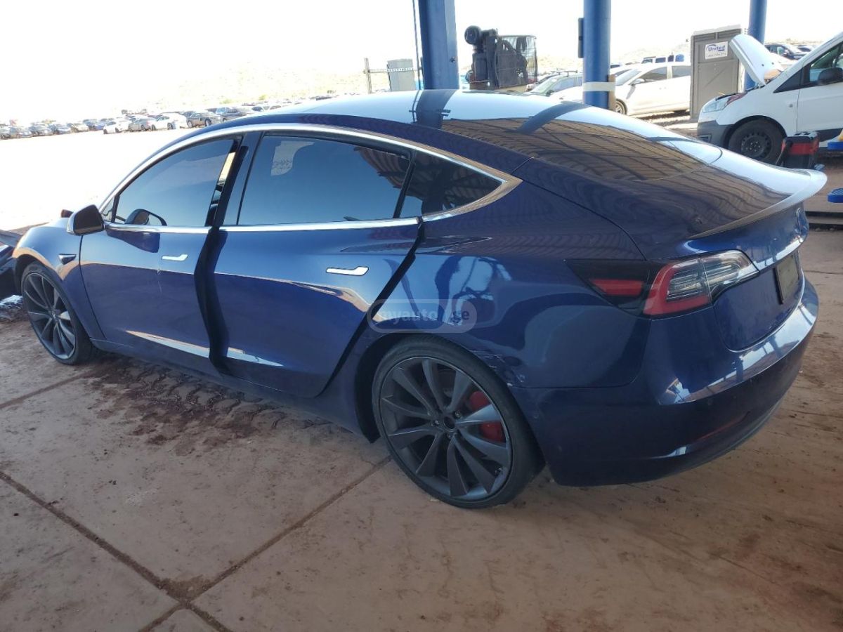 Tesla Model 3 2020 — photo 2