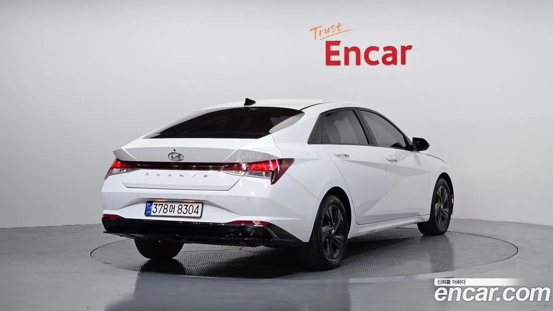 Hyundai Elantra 2021 — photo 2