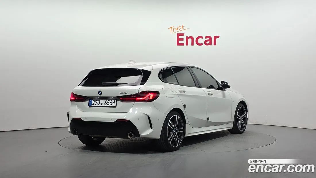 BMW 135 2022 — photo 2