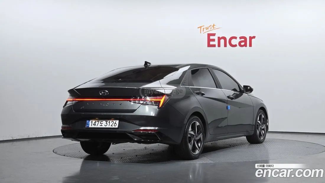 Hyundai Elantra 2021 — photo 2