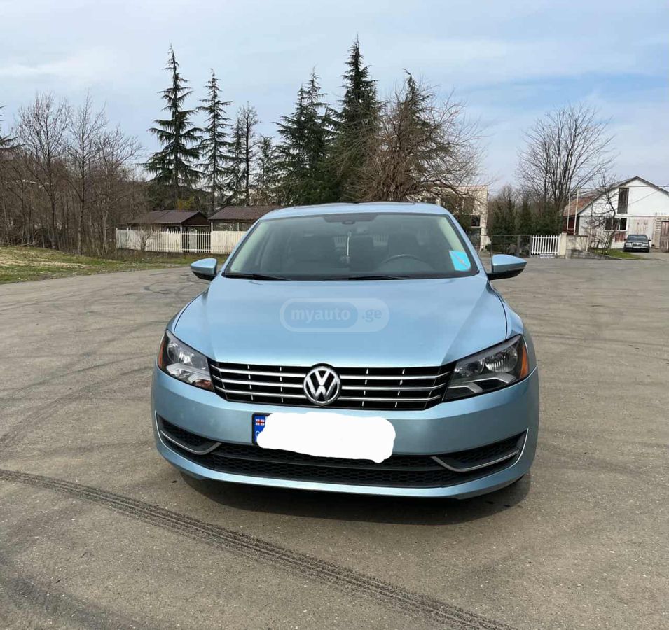 Volkswagen Passat 2011 — photo 2