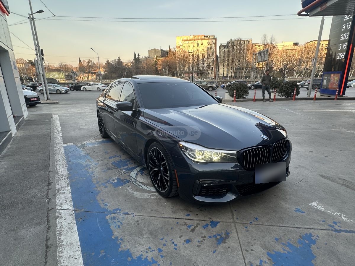 BMW 740 2015 — photo 2