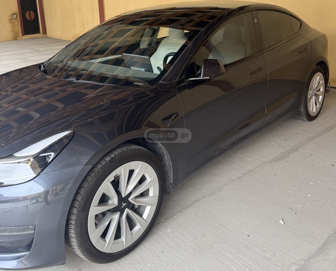 Tesla Model 3 2021 — photo 2