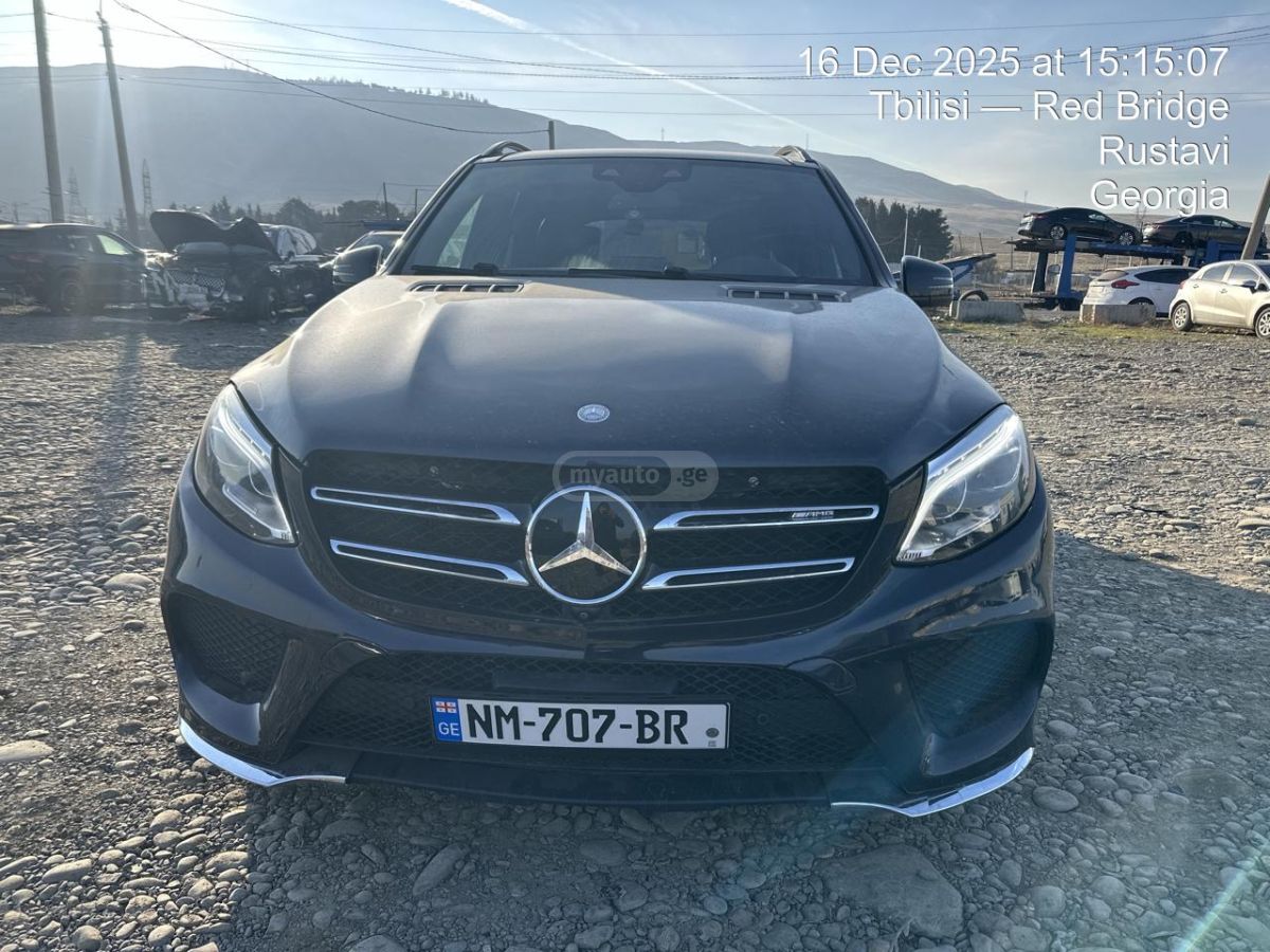 Mercedes-Benz GLE 43 AMG 2017 — photo 2