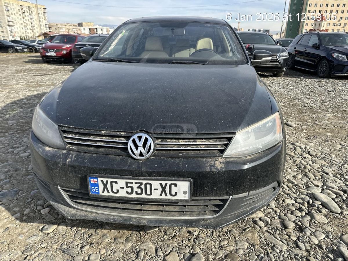 Volkswagen Jetta 2011 — photo 2