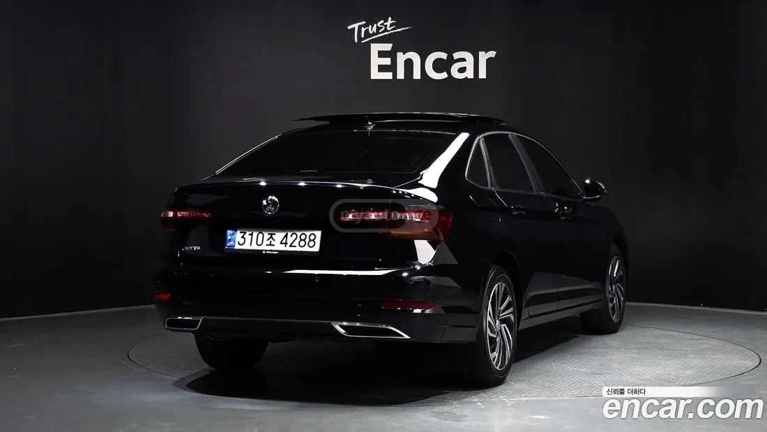 Volkswagen Jetta 2020 — photo 2