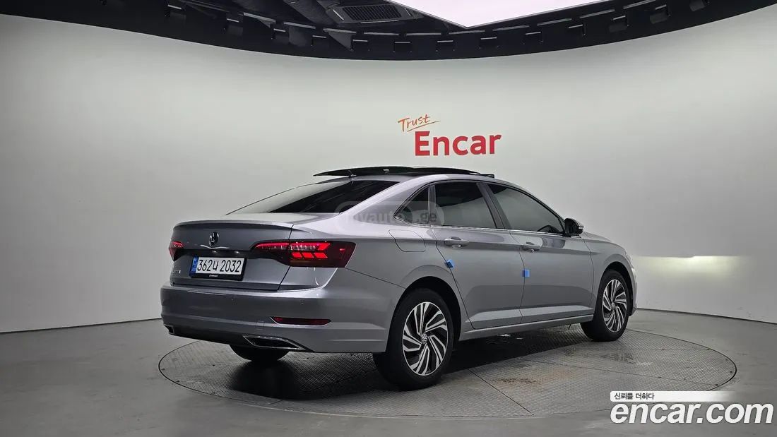Volkswagen Jetta 2020 — photo 2