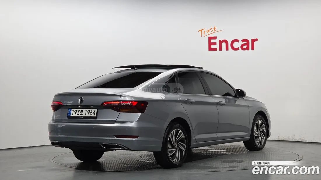 Volkswagen Jetta 2020 — photo 2