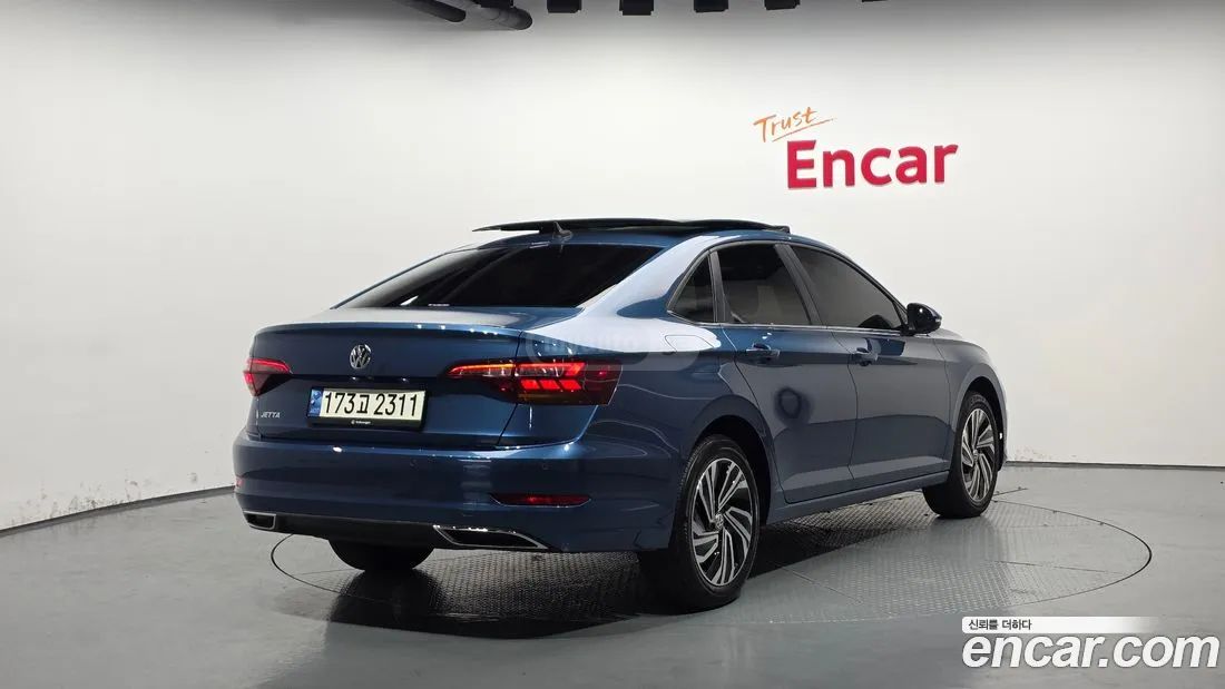Volkswagen Jetta 2021 — photo 2
