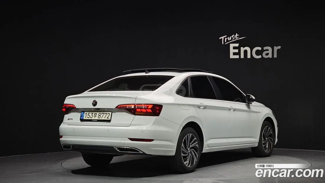 Volkswagen Jetta 2020 — photo 2