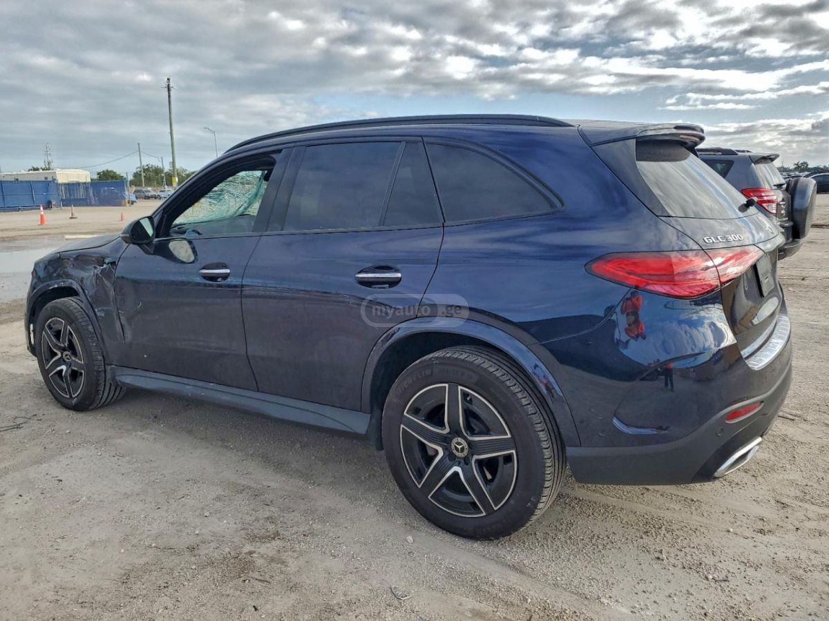 Mercedes-Benz GLC 300 2023 — photo 2
