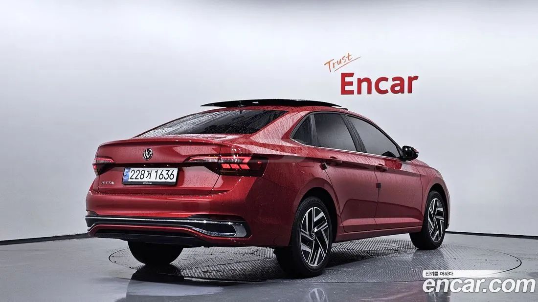 Volkswagen Jetta 2023 — photo 2